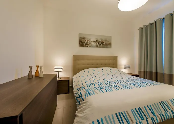 The Ultimate Luxury, Sliema With Pool